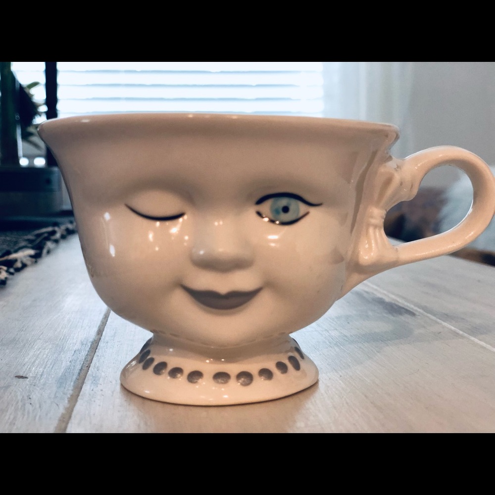 Baileys Winking eye mug Helen Hunt signed